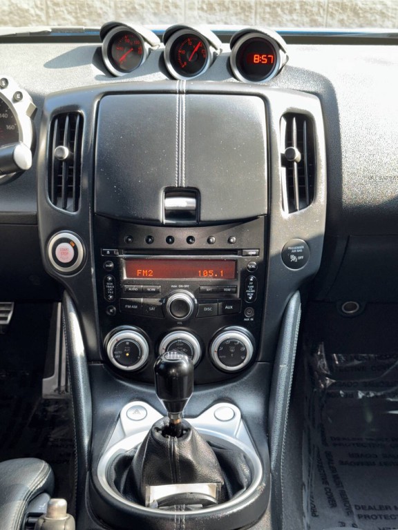 2010 Nissan 370Z Image 25