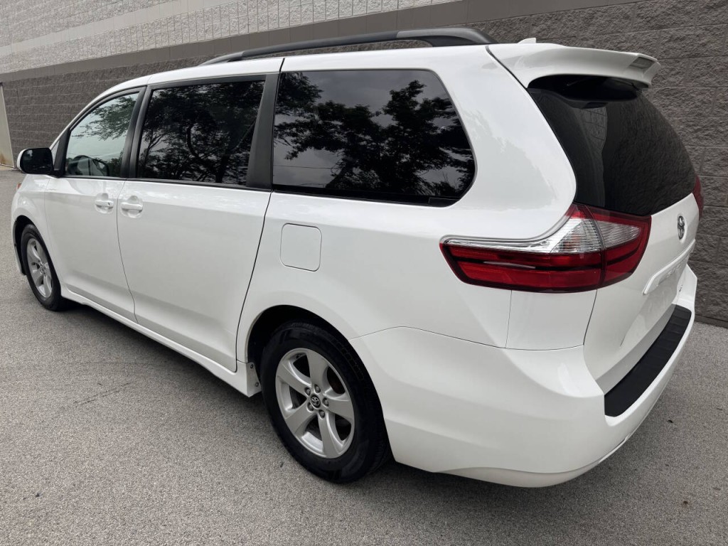 2019 Toyota Sienna Image 5