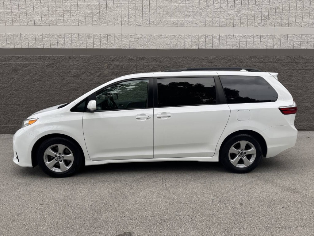 2019 Toyota Sienna Image 9