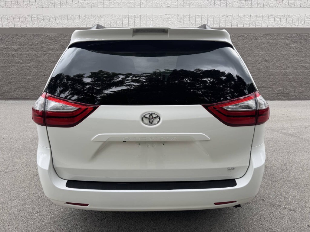 2019 Toyota Sienna Image 11