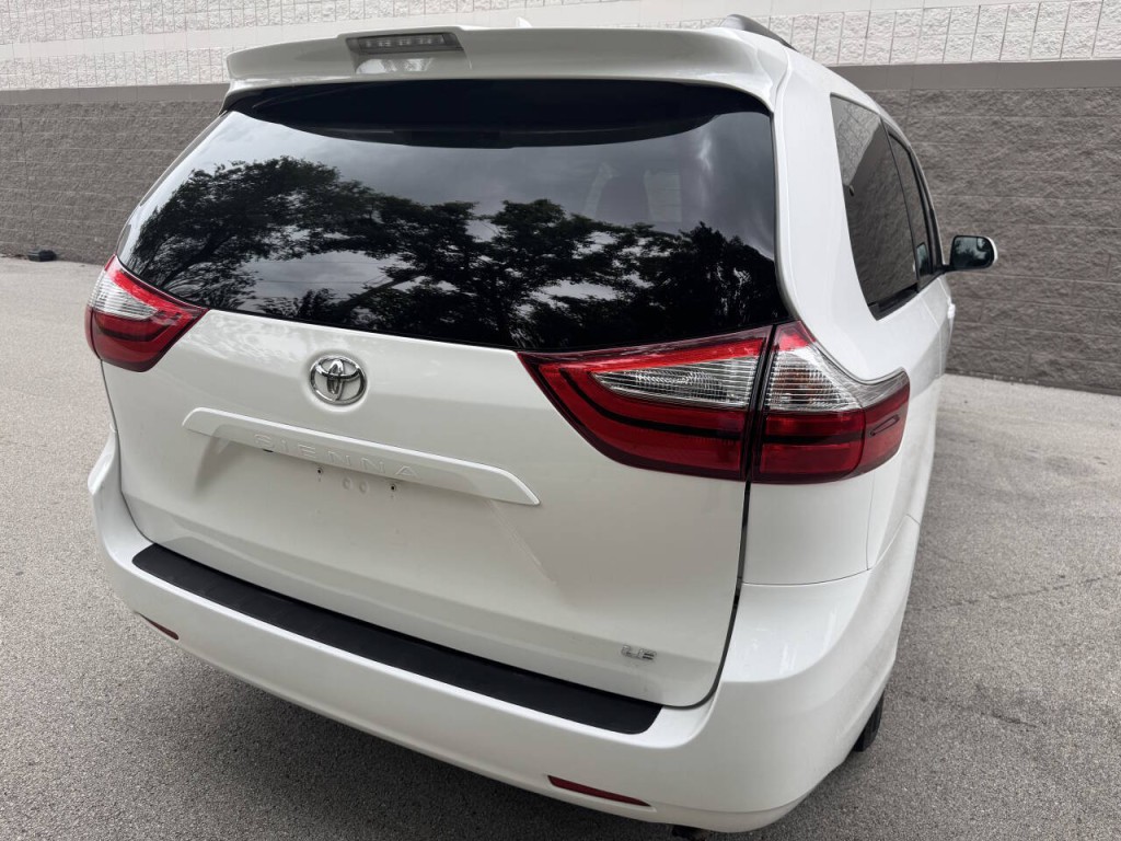 2019 Toyota Sienna Image 12