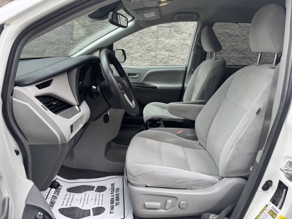 2019 Toyota Sienna Image 19