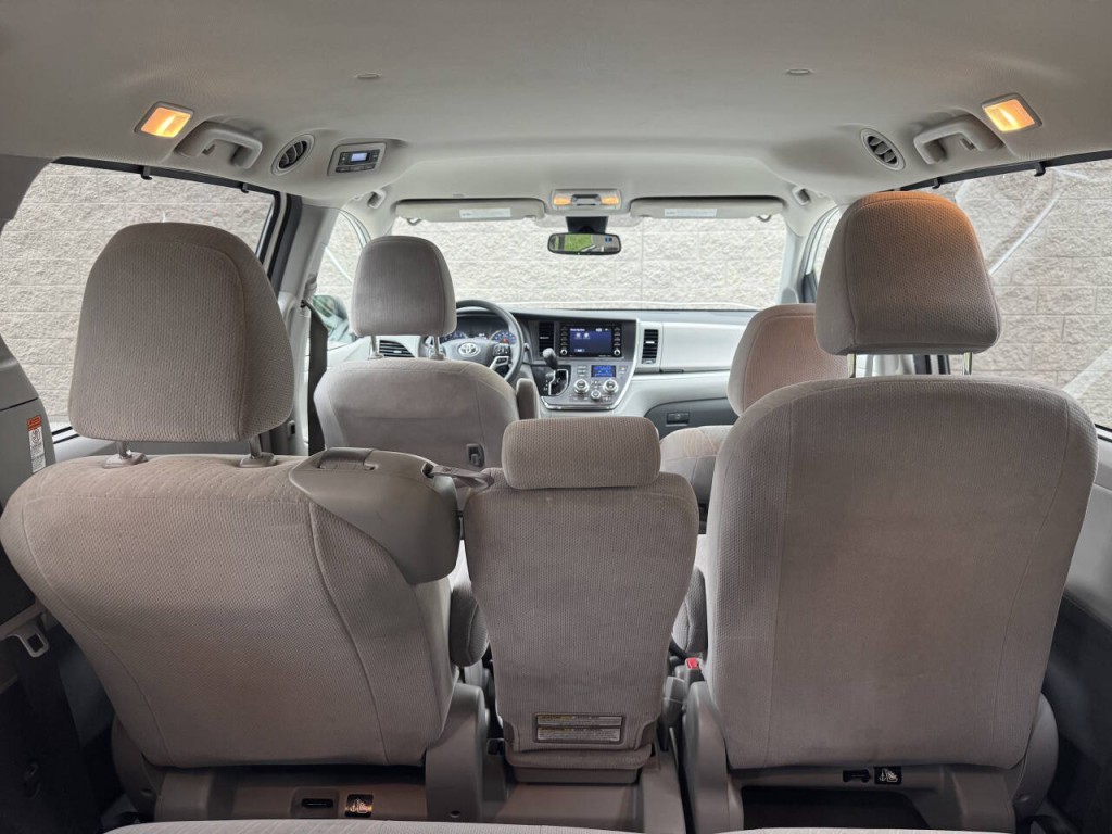 2019 Toyota Sienna Image 32