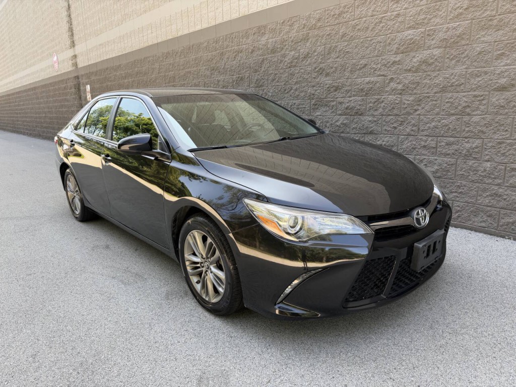 2017 Toyota Camry Image 5