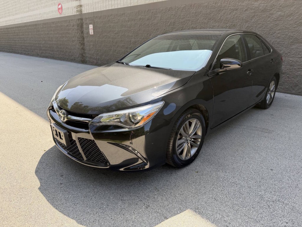 2017 Toyota Camry Image 8