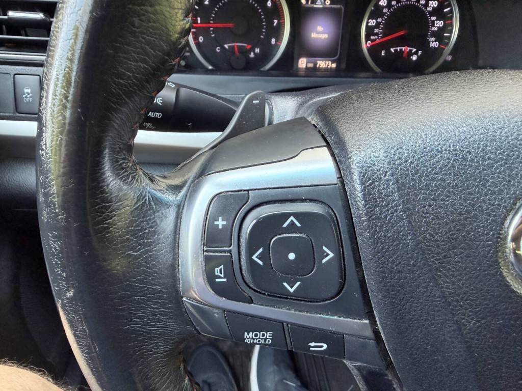 2017 Toyota Camry Image 23