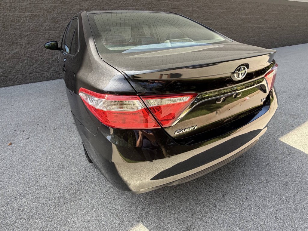 2017 Toyota Camry Image 29