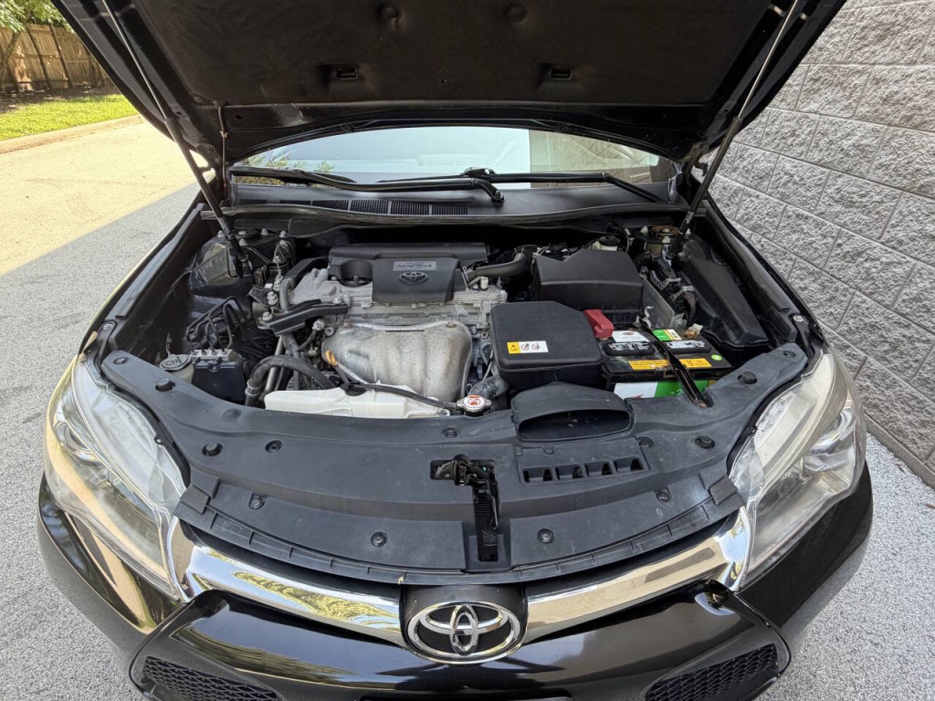 2017 Toyota Camry Image 30