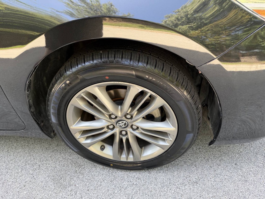 2017 Toyota Camry Image 35