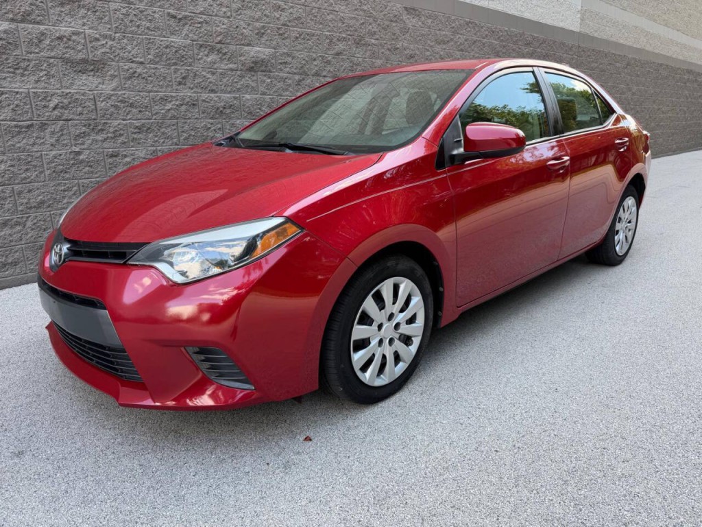 2015 Toyota Corolla Image 1
