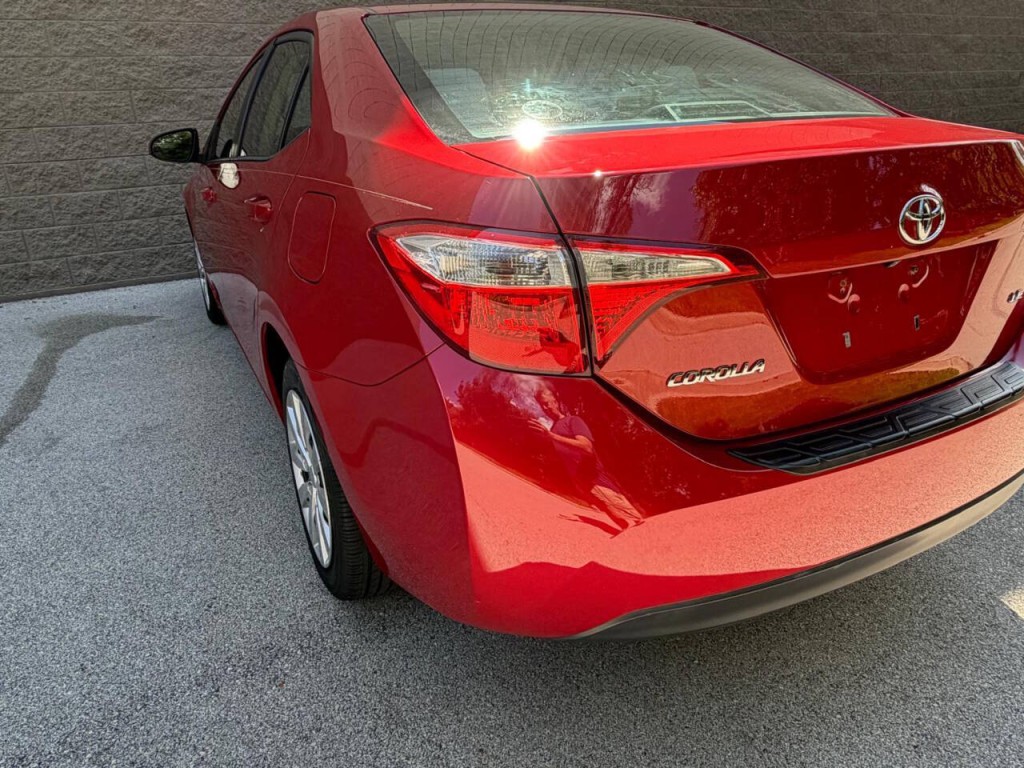 2015 Toyota Corolla Image 14