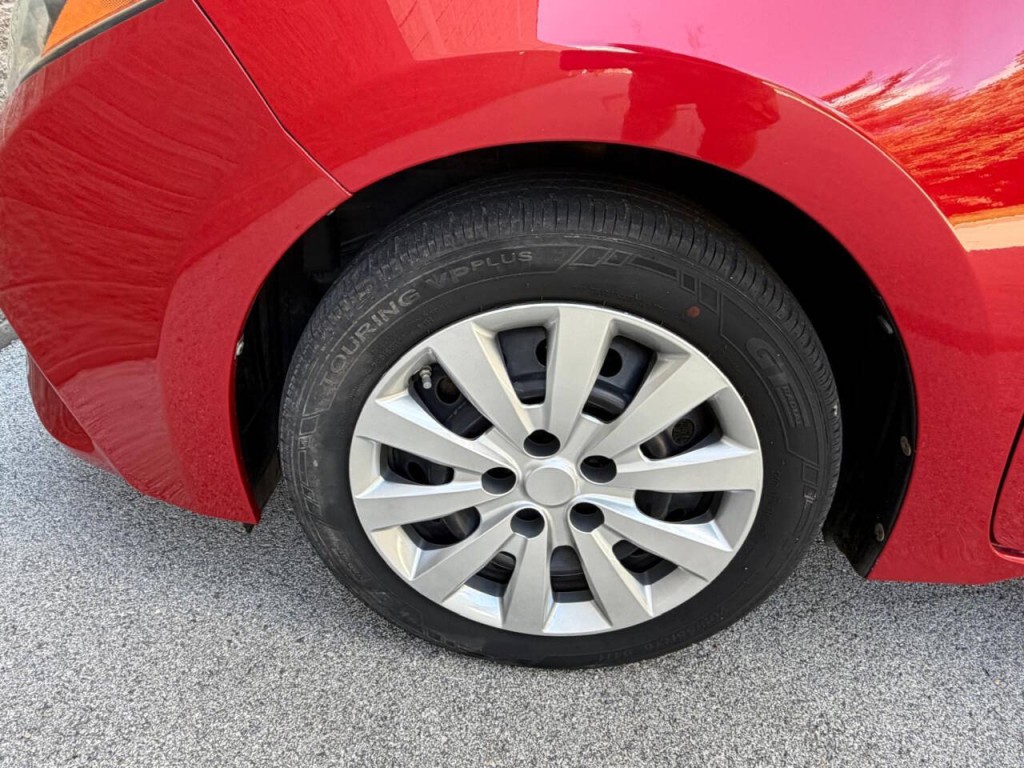 2015 Toyota Corolla Image 16