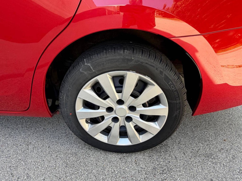 2015 Toyota Corolla Image 17