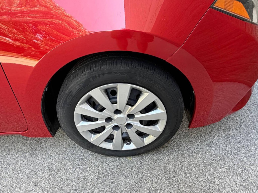 2015 Toyota Corolla Image 18