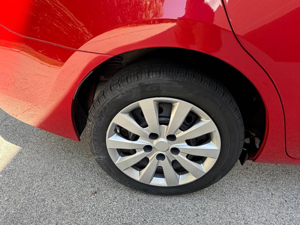 2015 Toyota Corolla Image 19