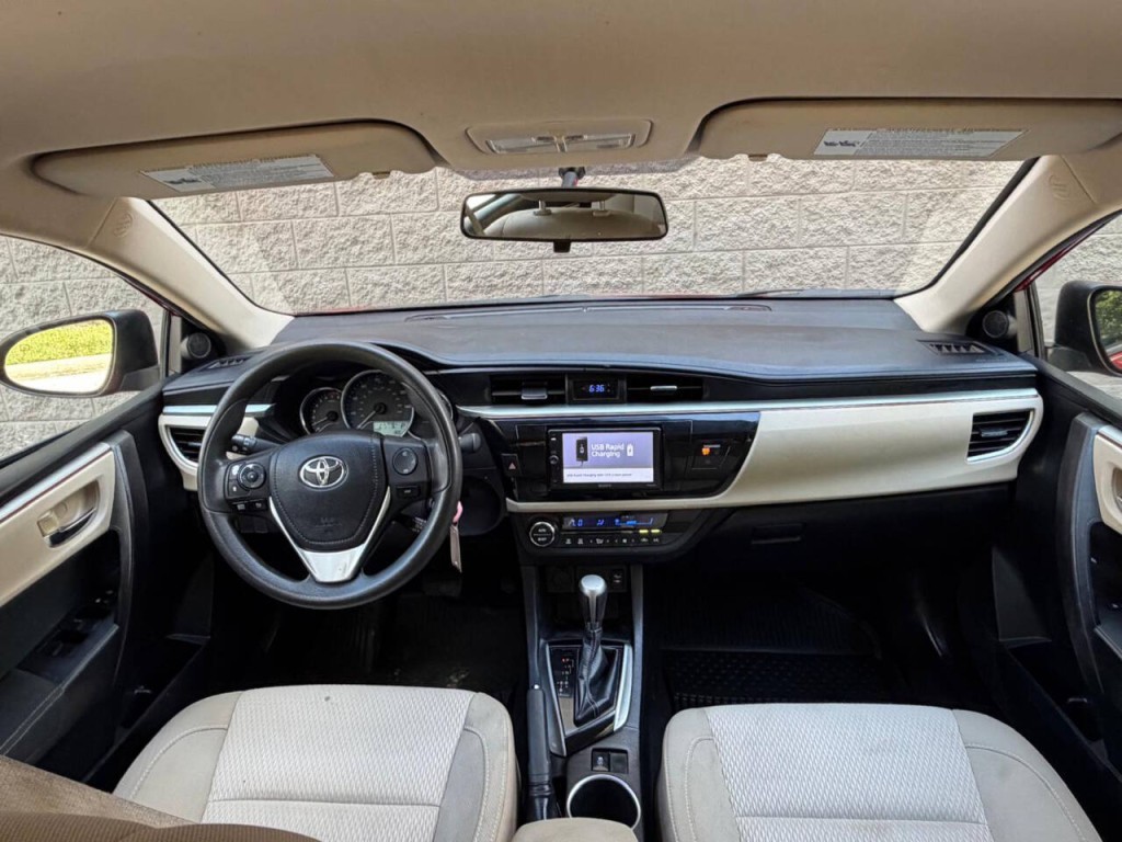 2015 Toyota Corolla Image 21