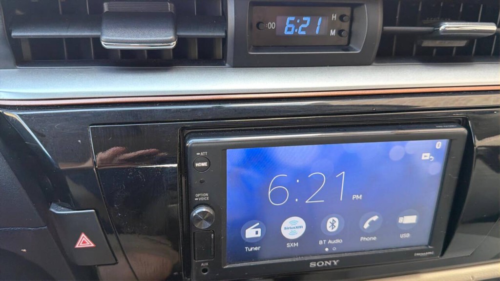 2015 Toyota Corolla Image 25