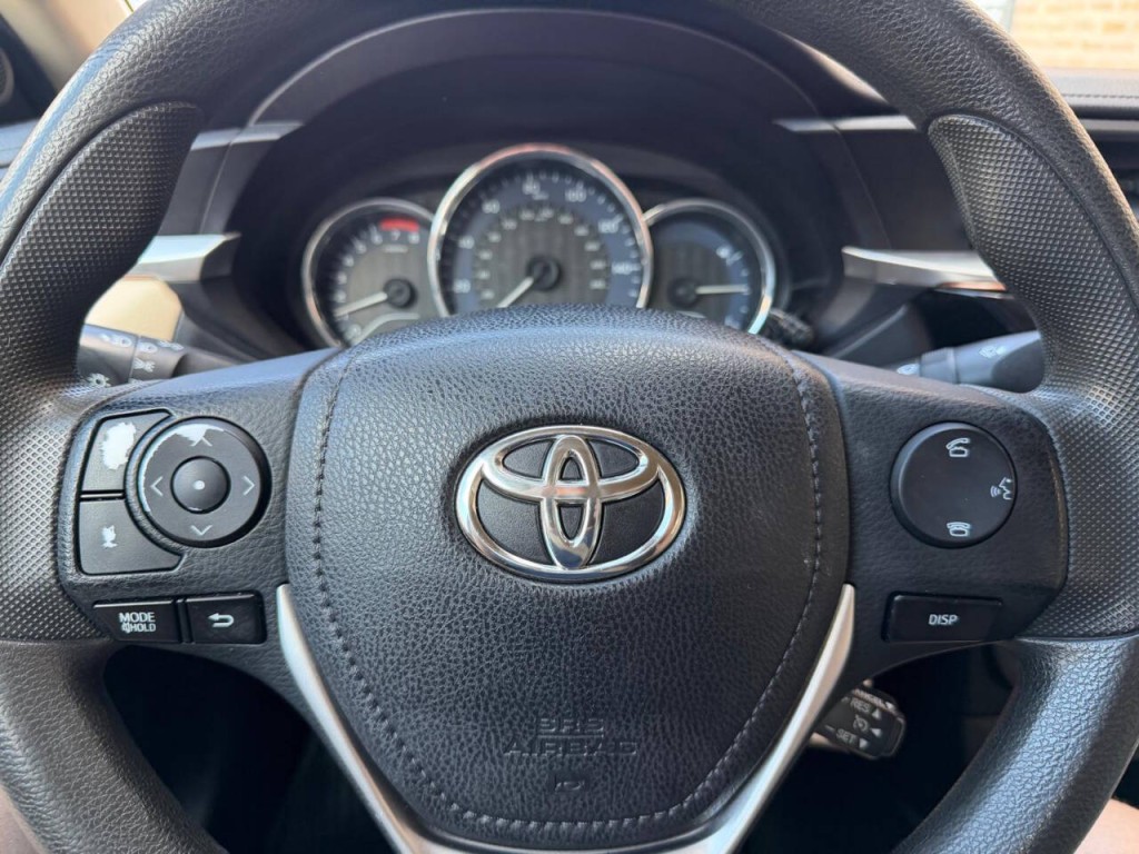 2015 Toyota Corolla Image 26