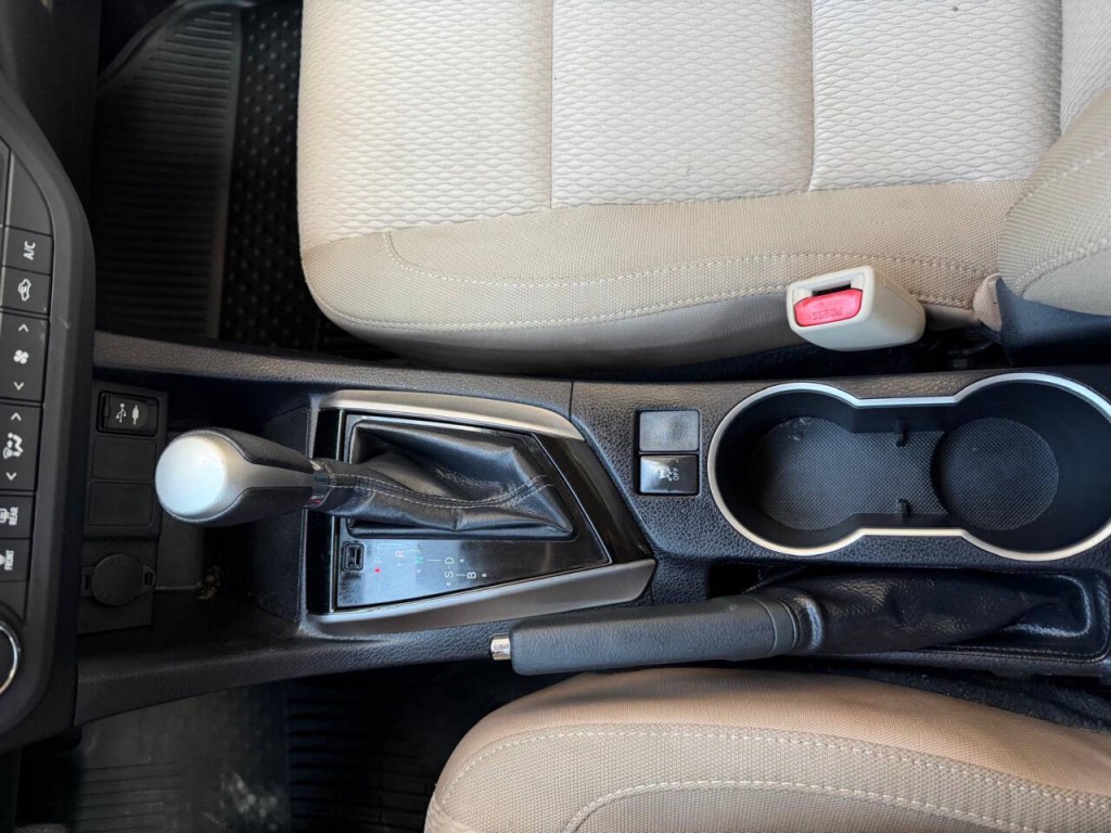 2015 Toyota Corolla Image 27