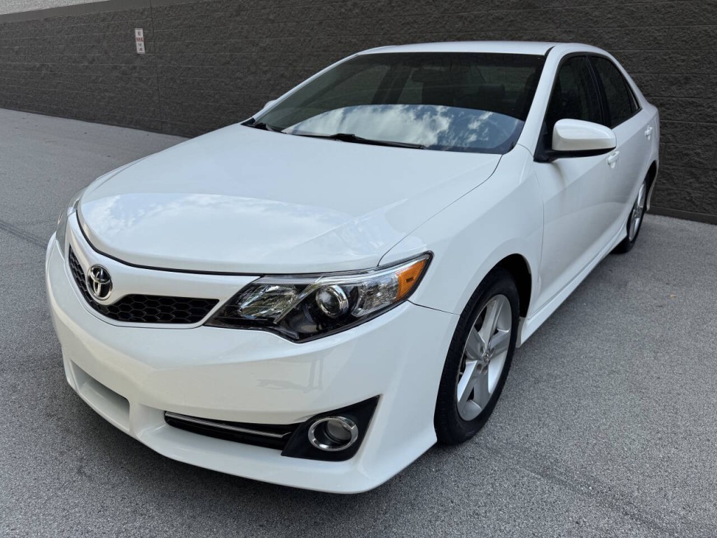 2014 Toyota Camry Image 5