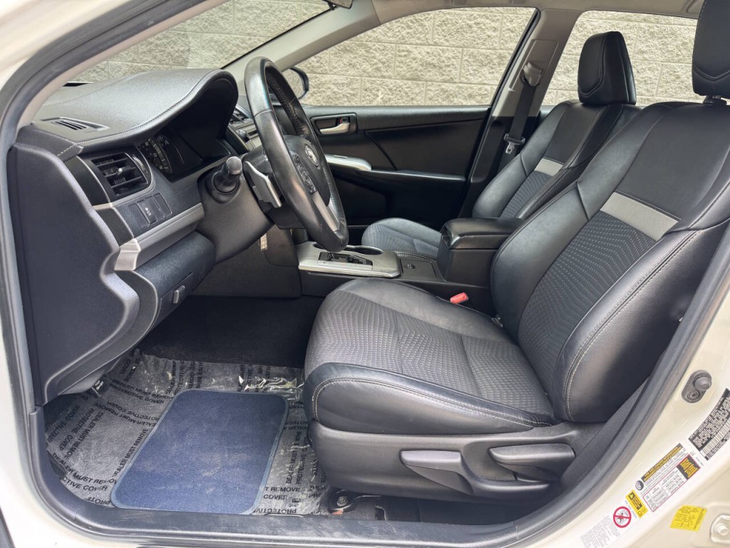 2014 Toyota Camry Image 22
