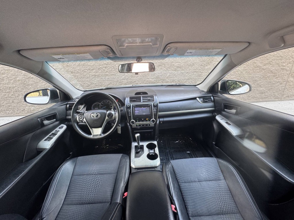 2014 Toyota Camry Image 30