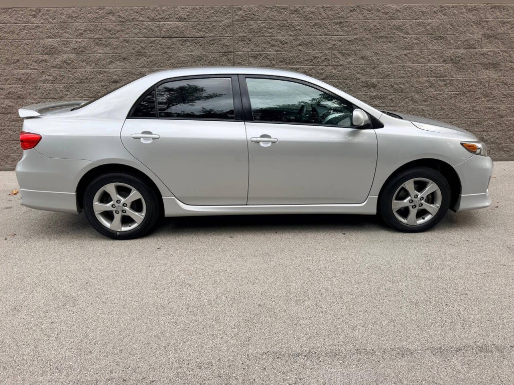 2012 Toyota Corolla Image 10