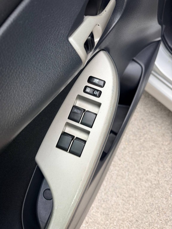 2012 Toyota Corolla Image 12