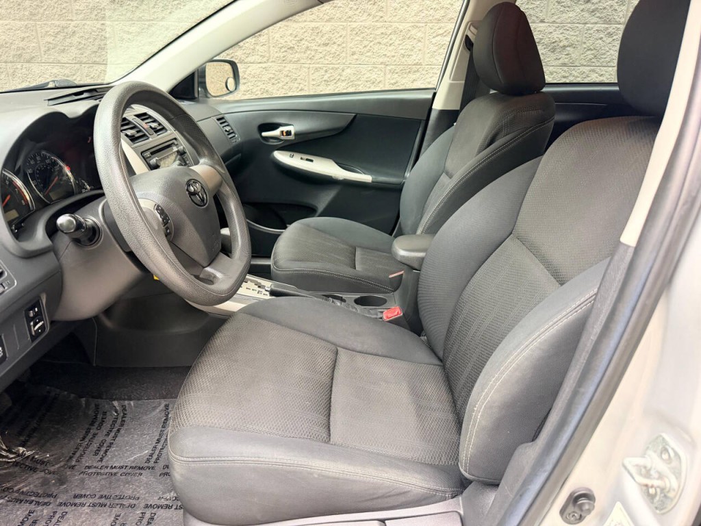 2012 Toyota Corolla Image 13