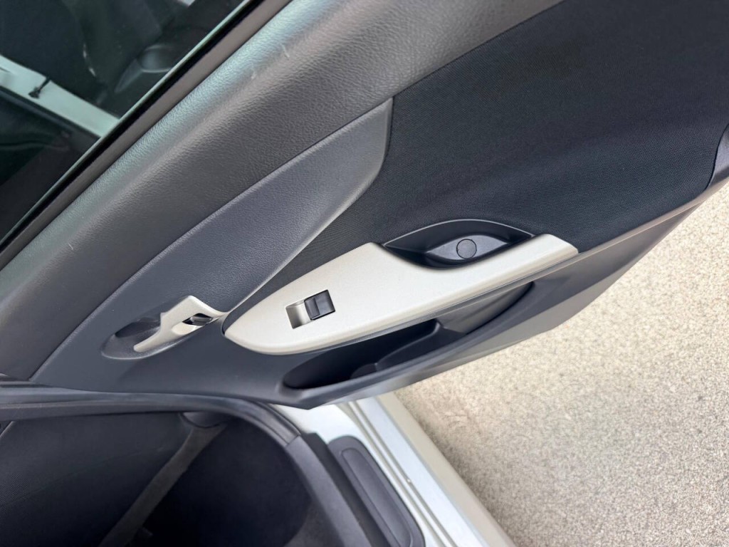 2012 Toyota Corolla Image 15