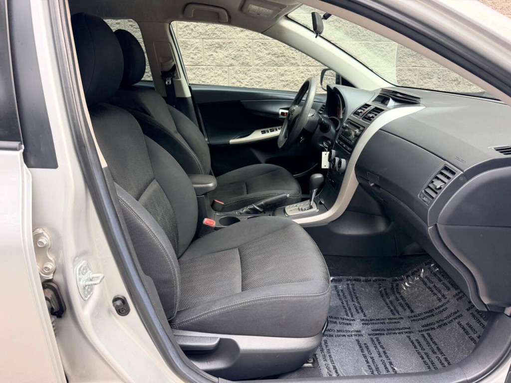 2012 Toyota Corolla Image 16