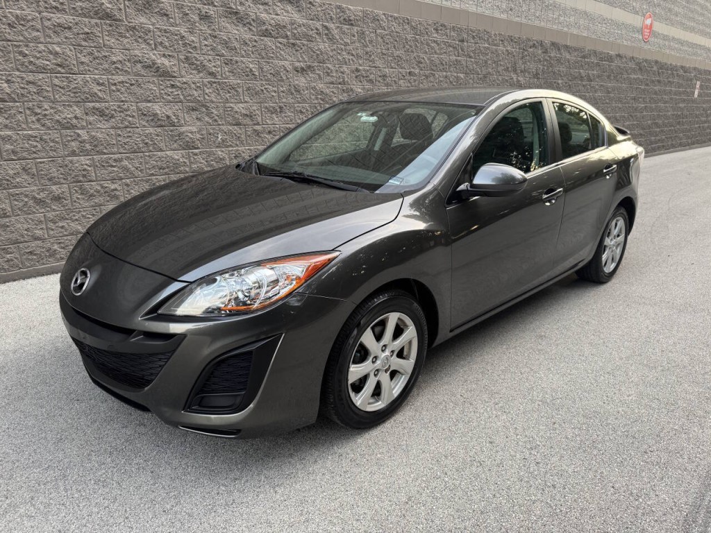 2010 Mazda Mazda3 Image 1