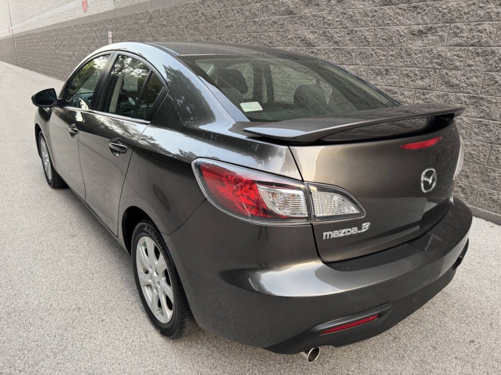 2010 Mazda Mazda3 Image 3