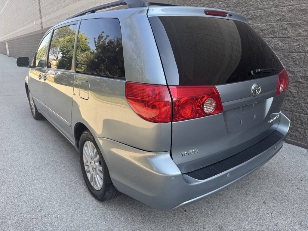 2007 Toyota Sienna Image 3