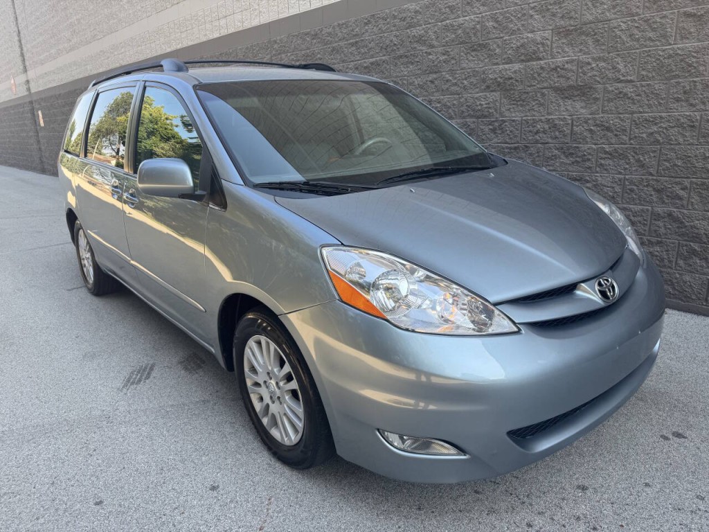 2007 Toyota Sienna Image 8