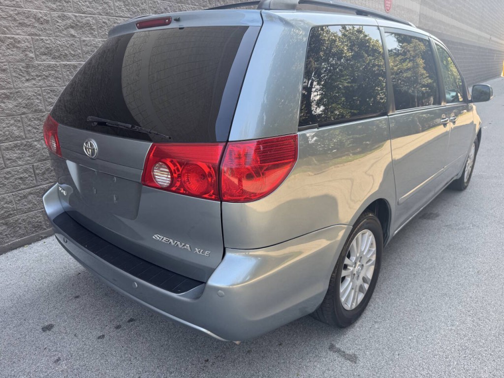 2007 Toyota Sienna Image 10
