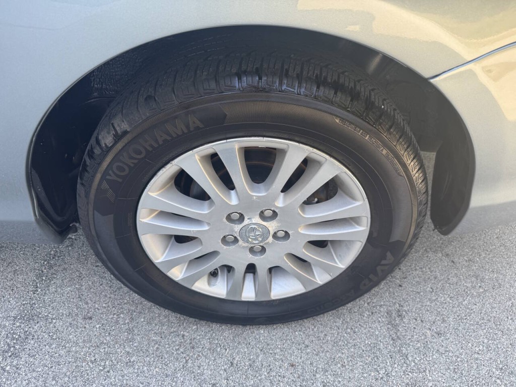 2007 Toyota Sienna Image 17