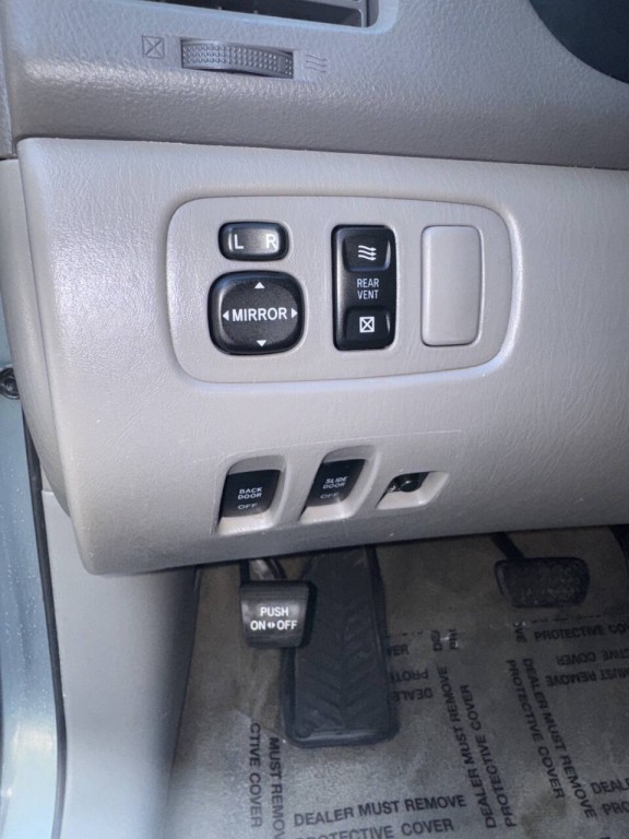 2007 Toyota Sienna Image 22