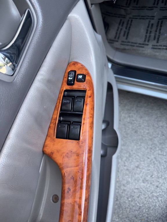 2007 Toyota Sienna Image 23