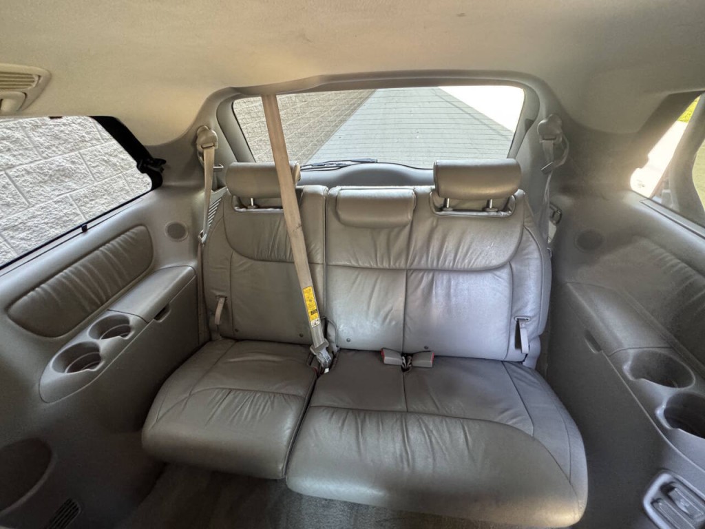2007 Toyota Sienna Image 25