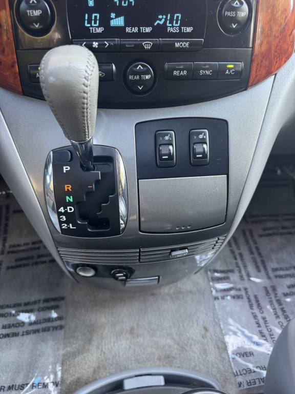 2007 Toyota Sienna Image 29