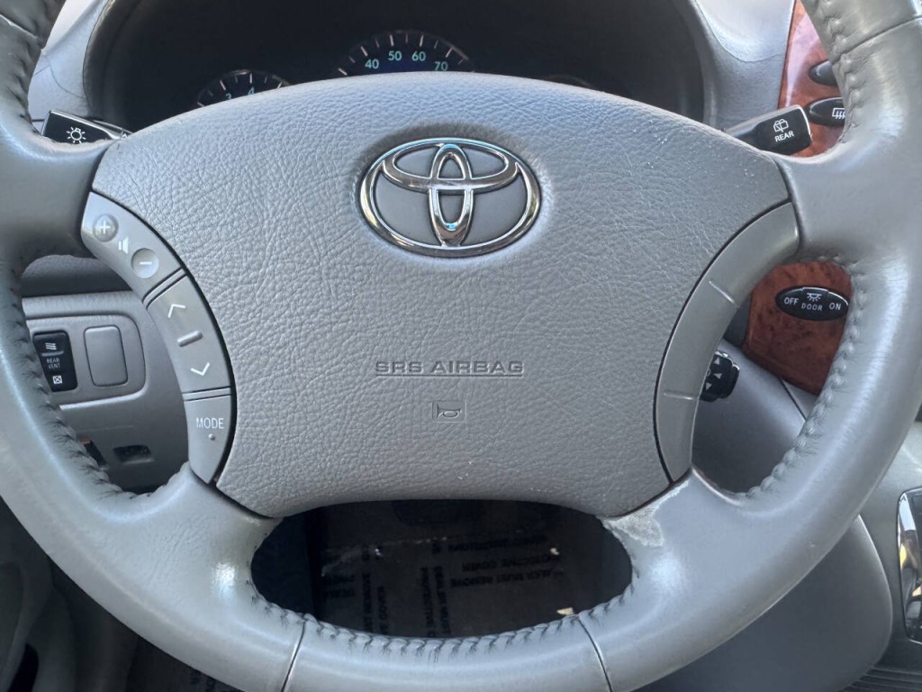 2007 Toyota Sienna Image 31
