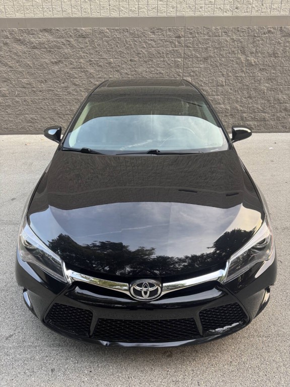 2017 Toyota Camry Image 3