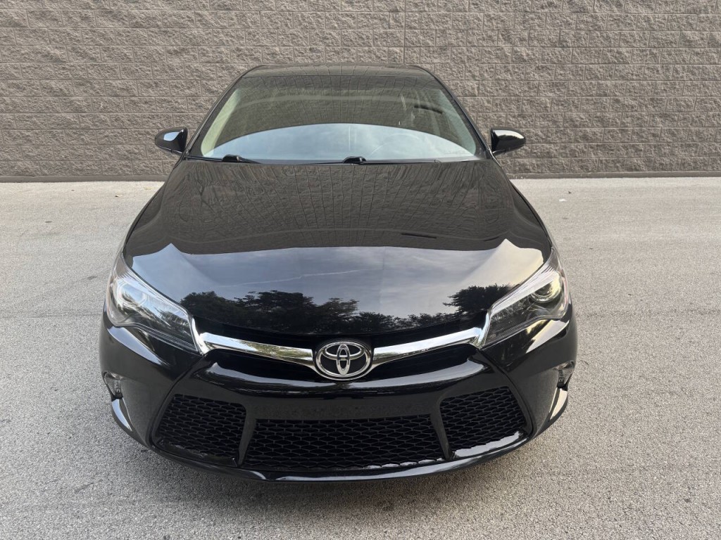 2017 Toyota Camry Image 6