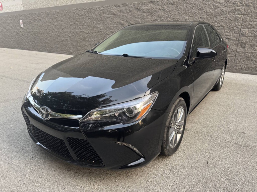 2017 Toyota Camry Image 7