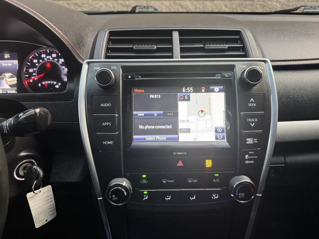 2017 Toyota Camry Image 27