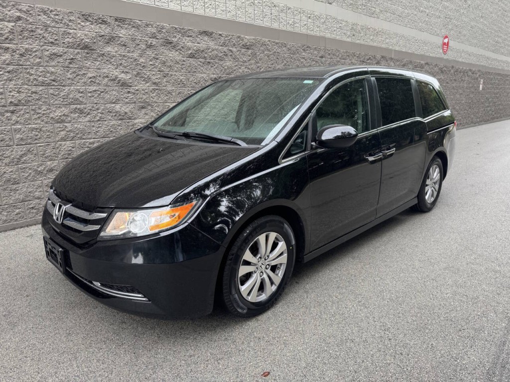 2015 Honda Odyssey Image 1