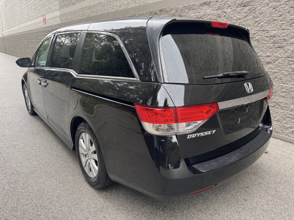 2015 Honda Odyssey Image 3