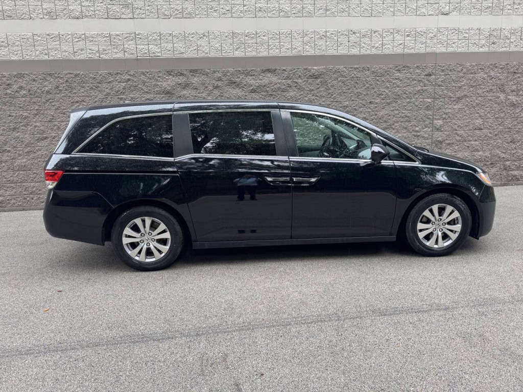 2015 Honda Odyssey Image 9