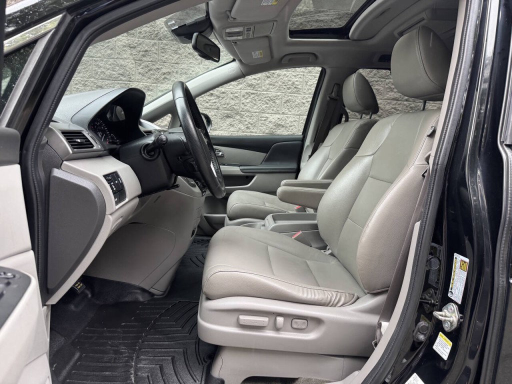 2015 Honda Odyssey Image 19